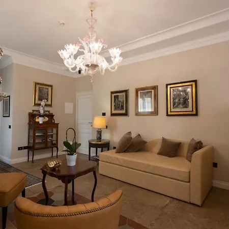 Domus Clelia 3*